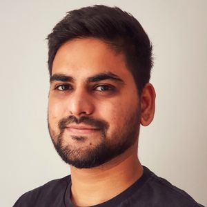 Headshot of Devra Amit