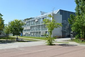 Outdoor photo of the Walter Schottky Institute of the Technical University of Munich.