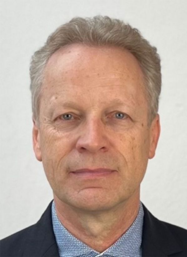 Headshot of Prof. Dr. Steffen Glaser